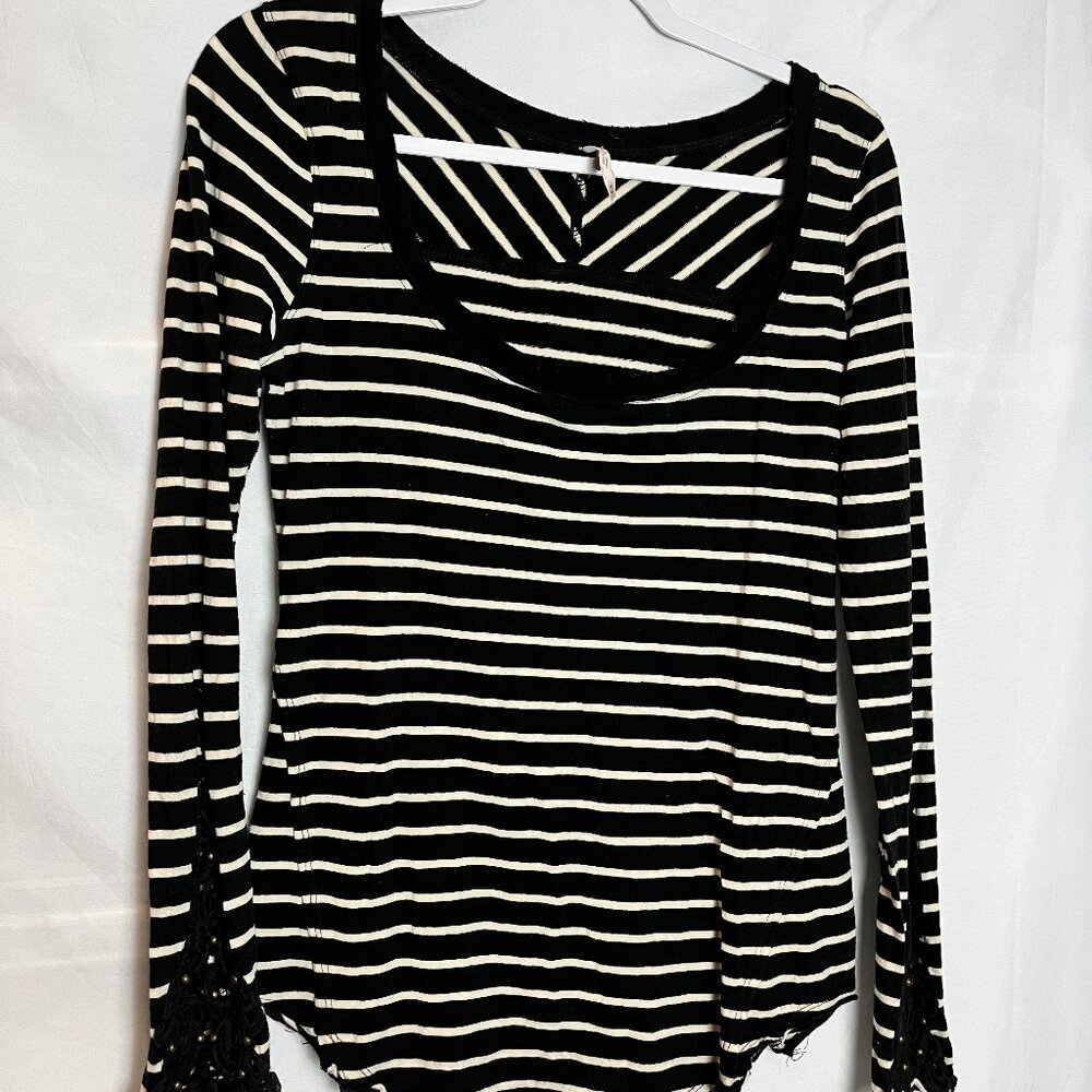 Women's Navy/White stripe long sleeve scoop neck Knit Shirt Size M